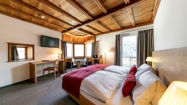 Engadiner Boutique-Hotel Guardaval Scuol Rom bilde